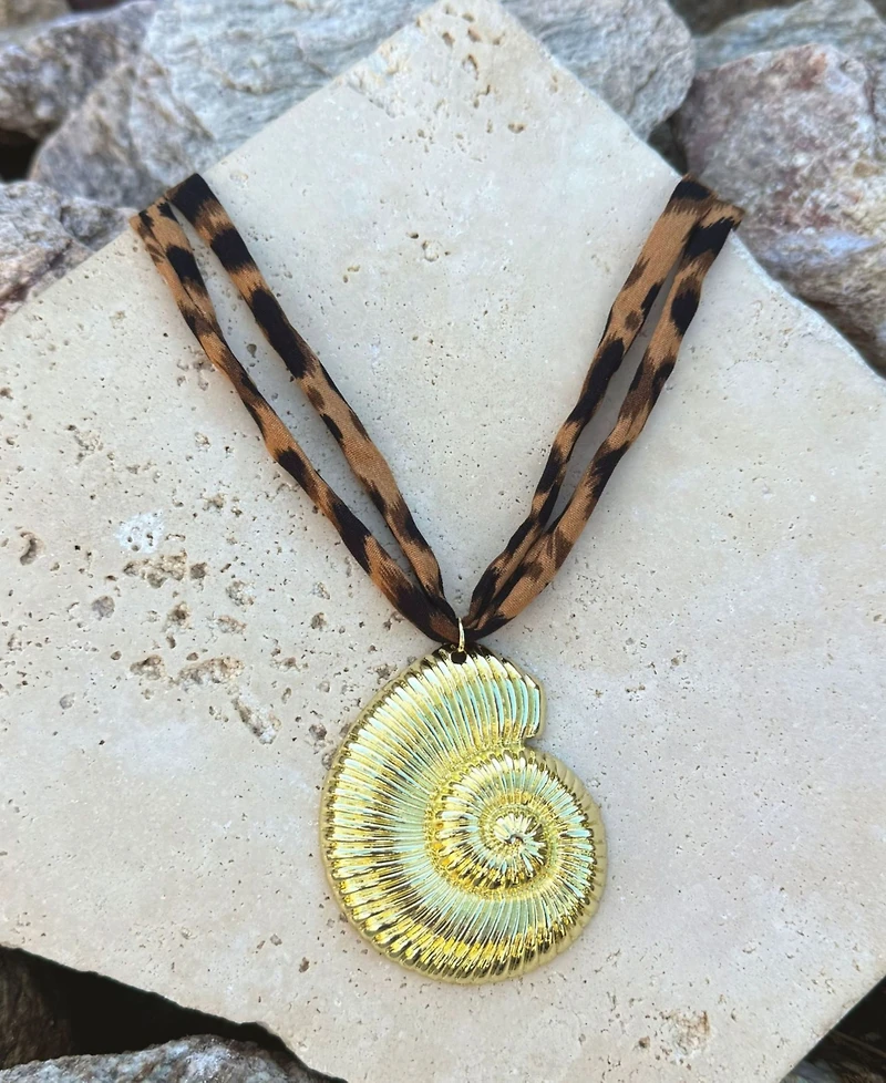 Adornia Gold Shell on Leopard Print Adjustable Necklace