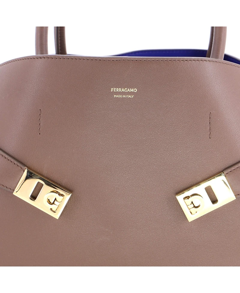 Pre-Owned Salvatore Ferragamo Large Hug Top Handle Bag Leather