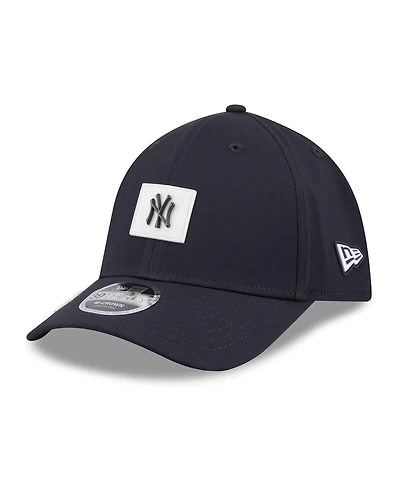 New Era Men's Navy New York Yankees 2026 Clubhouse M-Crown 39THIRTY Flex Hat