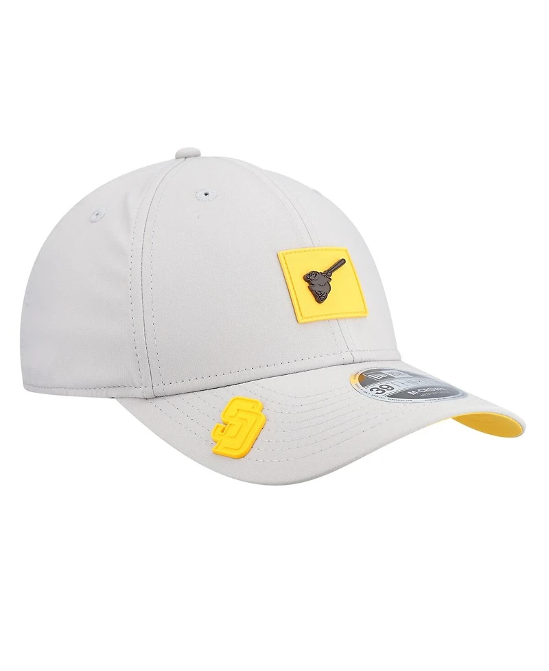 New Era Men's Gray San Diego Padres 2026 Clubhouse Alternate 39THIRTY Flex Hat