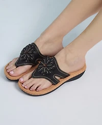 Cliffs by White Mountain Women's Cashlyn Flower Sandals
