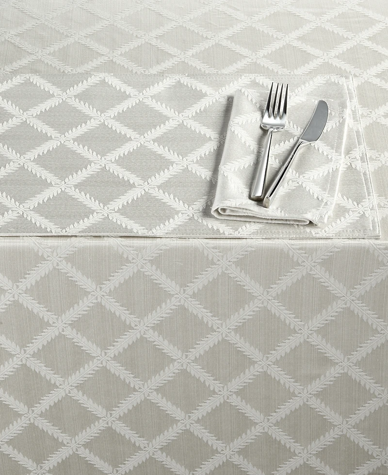 Lenox Laurel Leaf 70" x 104" Oval Tablecloth