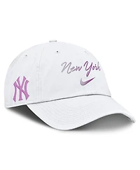 Nike Women's White New York Yankees Mother's Day Club Adjustable Hat