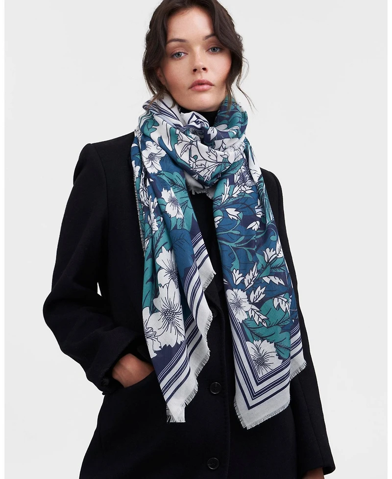 Fable England Women's Solara Winter Scene Long Scarf