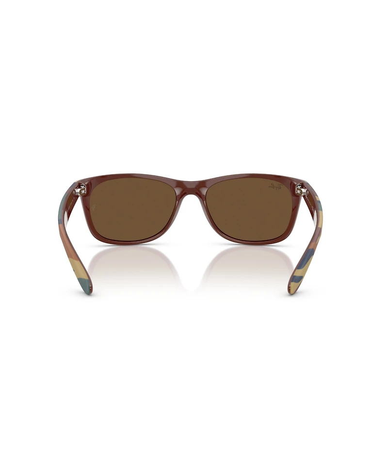 Ray-Ban Unisex New Wayfarer Classic Square Sunglasses, RB2132