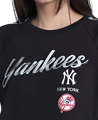 G-iii 4Her by Carl Banks Women's Black New York Yankees Classic Play Cropped Raglan T-Shirt
