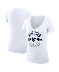 G-iii 4Her by Carl Banks Women's White New York Yankees Super-Slim Fit Lightweight City Graphic V-Neck T-Shirt