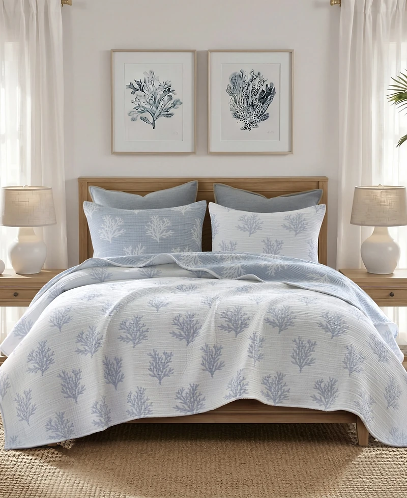 Harbor House Mia Coral Jacquard Reversible Lightweight 3-Piece Quilt Set, King/California King