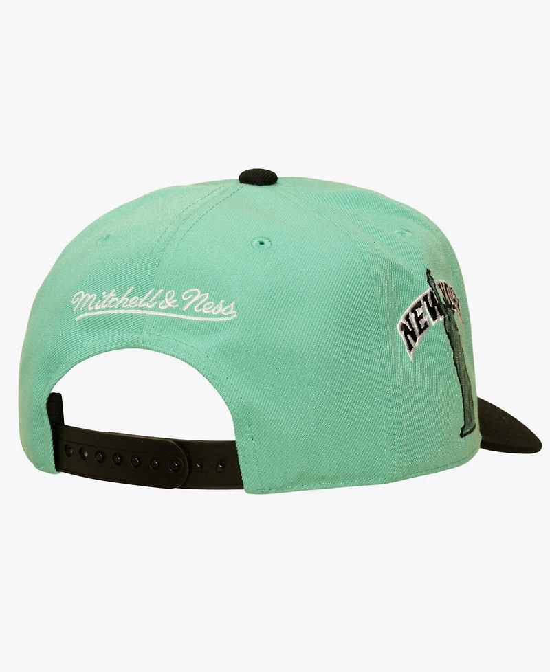 Mitchell & Ness Men's Mint/Black New York Knicks In the City Pro Pinch Snapback Hat