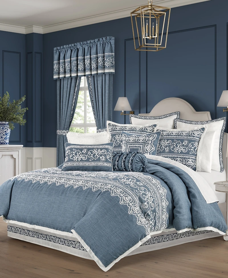 J Queen New York Chantalee Floral 4-Piece Comforter Set, California King