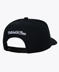 Mitchell & Ness Men's White Chicago Bulls Hardwood Classics Legendary Away Pro-Pinch Adjustable Hat