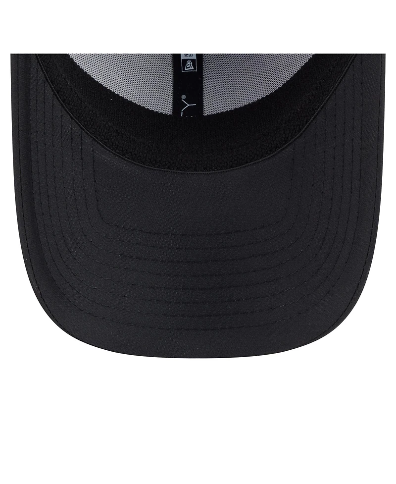 New Era Men's Black Detroit Red Wings Blackout 39THIRTY Flex Fit Hat