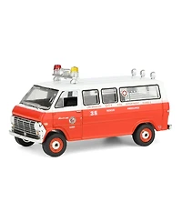 Greenlight 1/64 1969 Ford Econoline Ambulance, Los Angeles Fire Department, Fire and Rescue Series 5