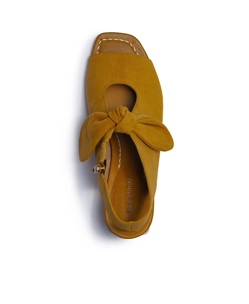 Bernardo Footwear Women's Lizzie Heel