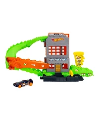 Hot Wheels 1:64 Scale City Croc Pizza Attack Playset