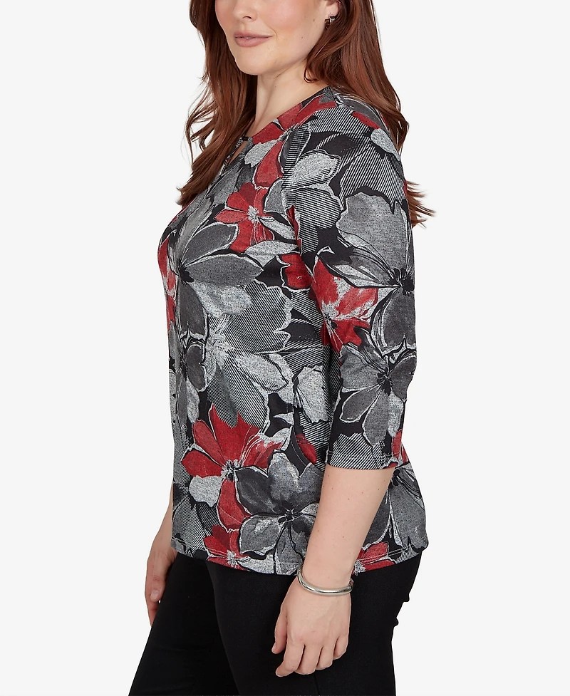Alfred Dunner Petite Classic Textured Floral Split Neck Pocket Top