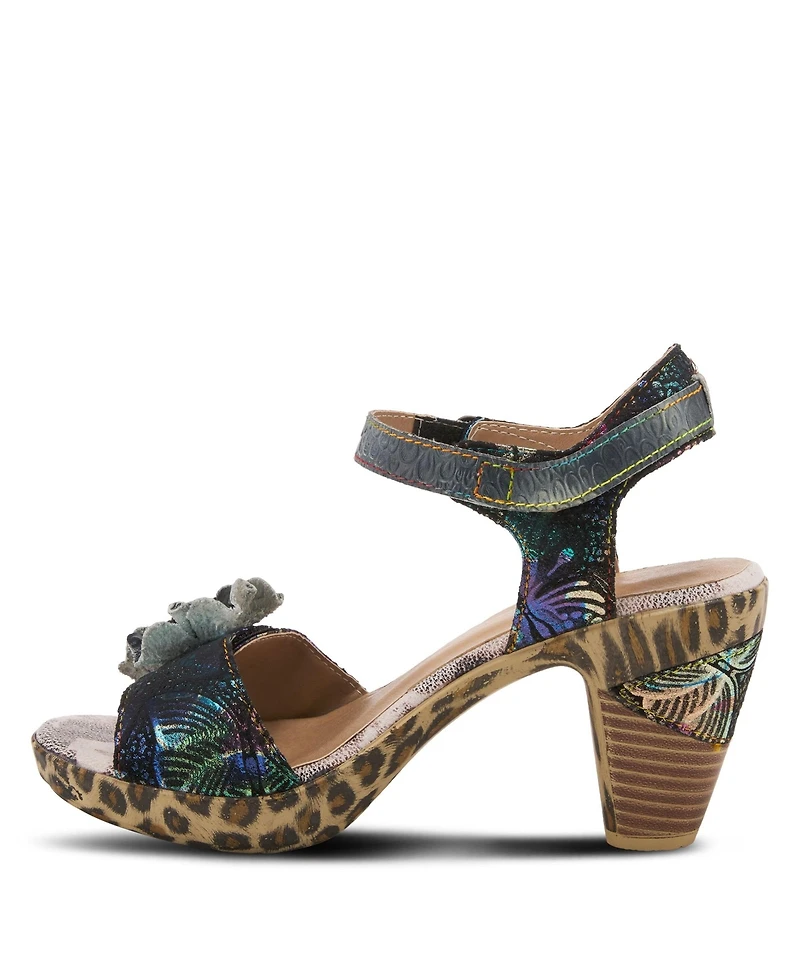L'Artiste Women's Spring Step Wildcat Platform Buckle with Closure