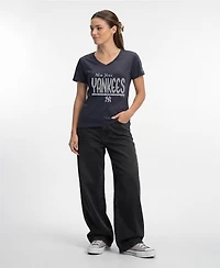 Champion Women's New York Yankees Core V-Neck Classic Fit T-Shirt