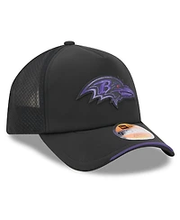 New Era Men's Baltimore Ravens 2026 Sideline Apex 9FORTY Adjustable Trucker Hat