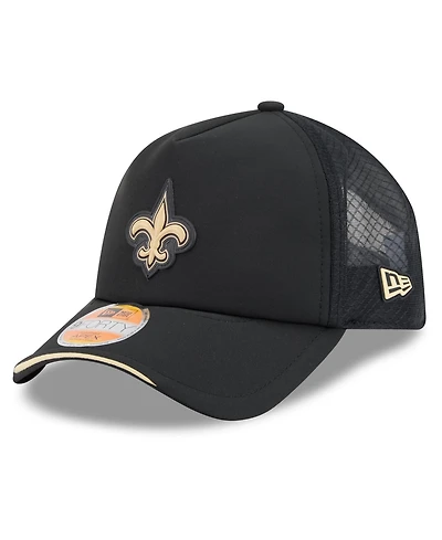 New Era Men's Black New Orleans Saints 2026 Sideline Apex 9FORTY Adjustable Trucker Hat