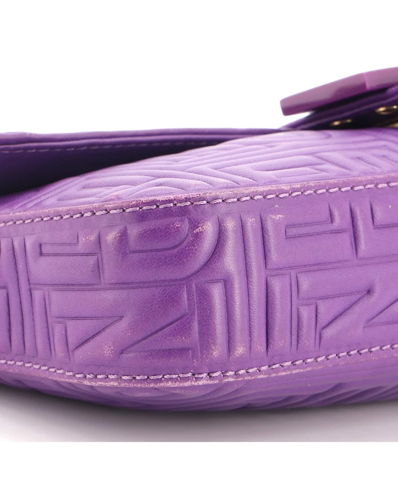 Pre-Owned Fendi Small Baguette Bag Logo Embossed Leather