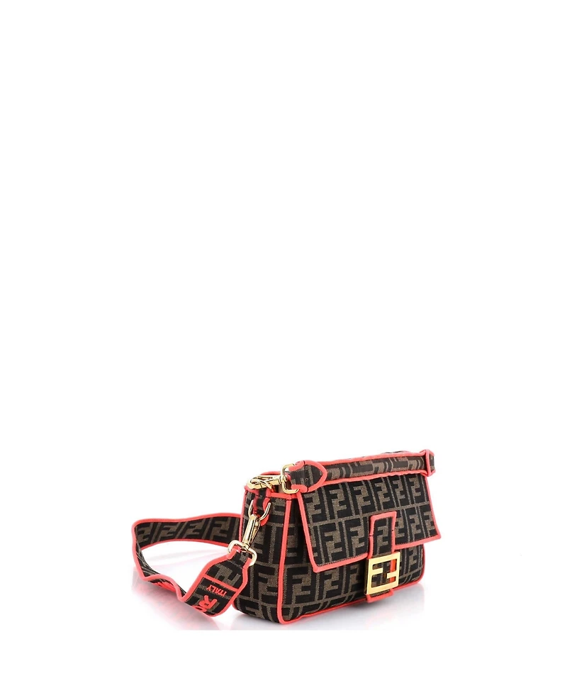 Pre-Owned Fendi Medium Baguette Nm Bag Zucca Canvas
