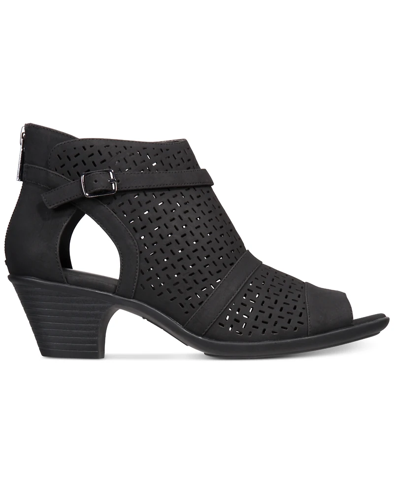 Easy Street Carrigan Sandals