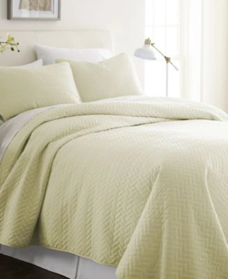 Ienjoy Home Herringbone Lightweight Quilted Coverlet Set