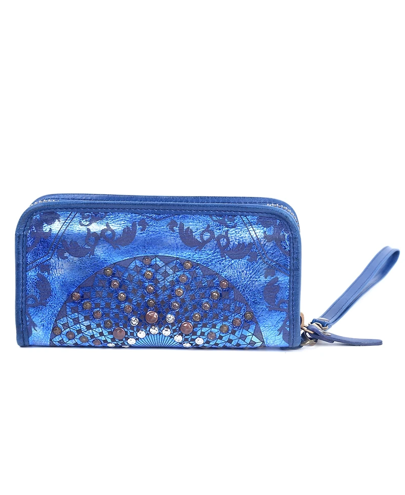 Old Trend Mola Leather Clutch