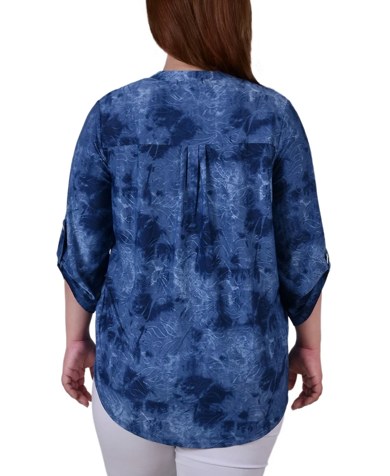 Plus 3/4 Roll Tab Sleeve Y-Neck Top