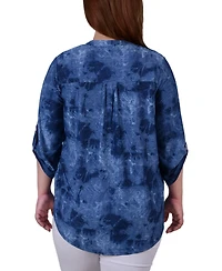 Plus 3/4 Roll Tab Sleeve Y-Neck Top