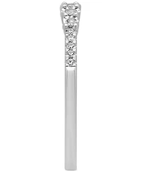 Diamond Graduated Ring (1/10 ct. t.w.) 14k White Gold