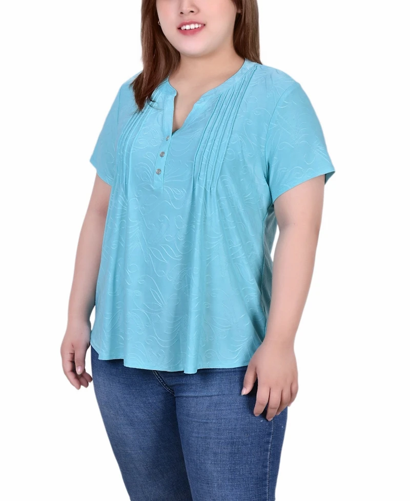 Plus Short Sleeve Y-Neck Jacquard Knit Top