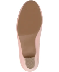 Journee Collection Women's Saar Round Toe Kitten Heel Pumps