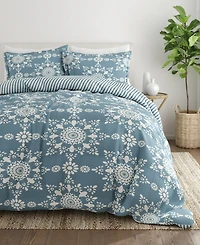 ienjoy Home Ultra Soft Daisy Medallion Reversible 2- Pc. Comforter Set, Twin