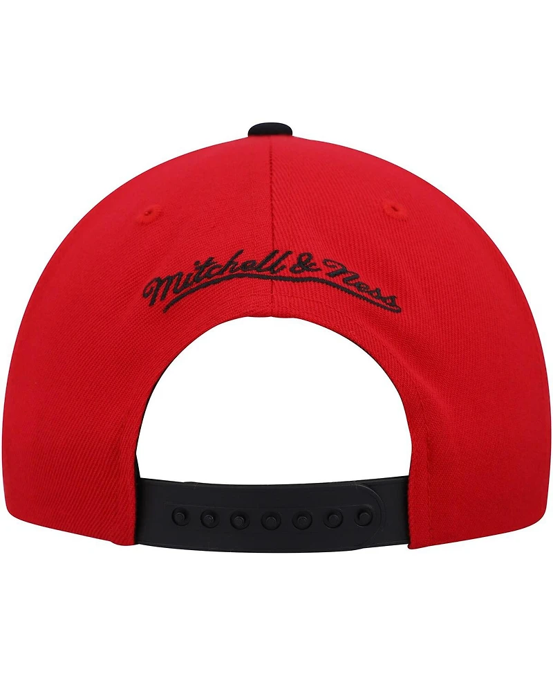 Men's Mitchell & Ness White, Red Chicago Bulls Day One Snapback Hat