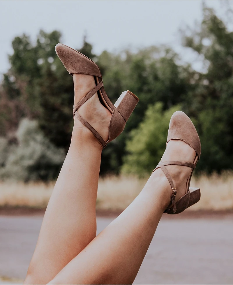 Journee Collection Women's Foster Crisscross Heels