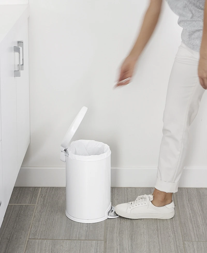 simplehuman 4.5 Liter Round Step Bathroom Trash Can with Soft-Close Lid