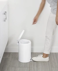 simplehuman 4.5 Liter Round Step Bathroom Trash Can with Soft-Close Lid