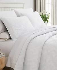 Southshore Fine Linens Grid 3-Pc. Quilt Set