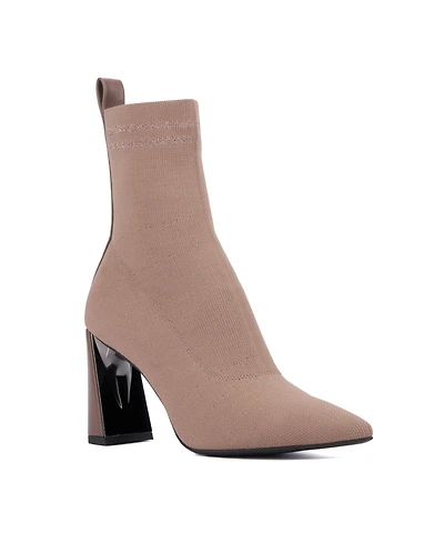 Torgeis Women's Kahili Booties