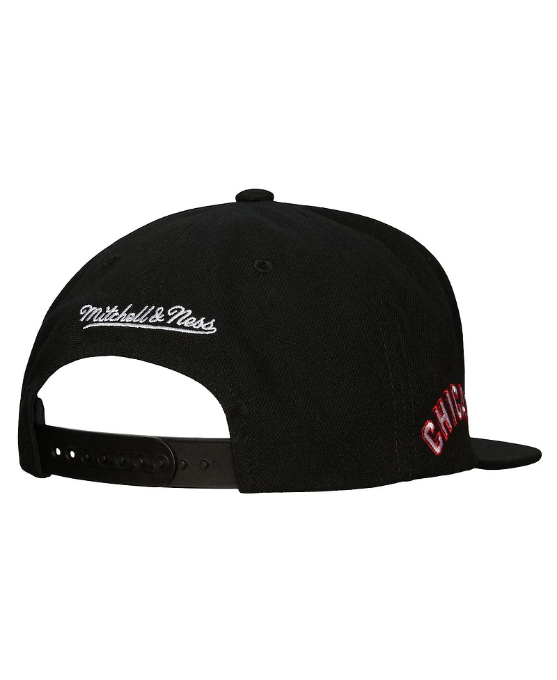 Men's Mitchell & Ness Black Chicago White Sox Cooperstown Collection Evergreen Snapback Hat