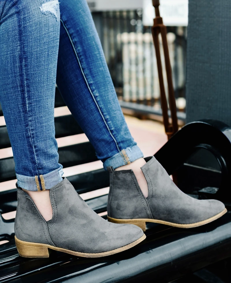 Journee Collection Women's Rimi Notched Ankle Stacked Heel Booties