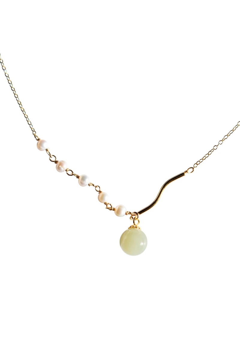 seree Isla — Green jade and freshwater pearl necklace