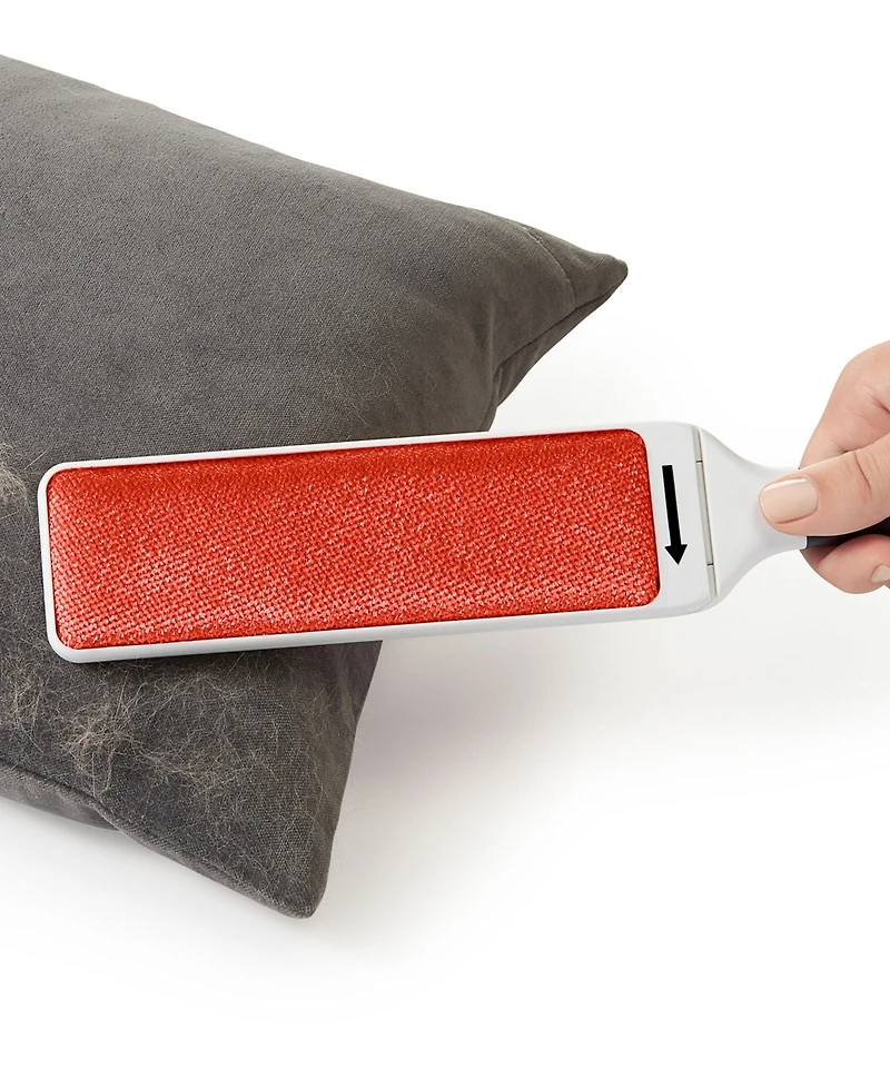Oxo Gg Fur Lifter Self Cleaning Furniture Brush