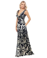 Betsy & Adam Women's Sleeveless V-Neck Gown