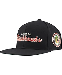 Mitchell Ness Men's Black Chicago Blackhawks Core Team Script 2.0 Snapback Hat