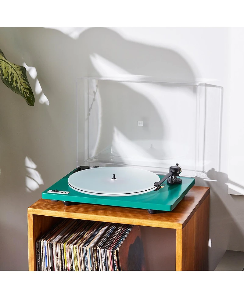 U-Turn Audio Orbit 2 Plus Turntable with Built-in Preamp and Ortofon Om 5E Cartridge