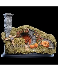 Weta Workshop Polystone - 16 Hill Lane Hobbit Hole (Halloween Edition)