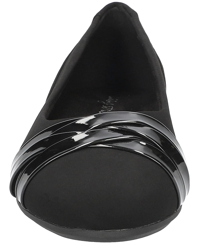 Easy Street Women's Kylie Comfort Ballet Flats